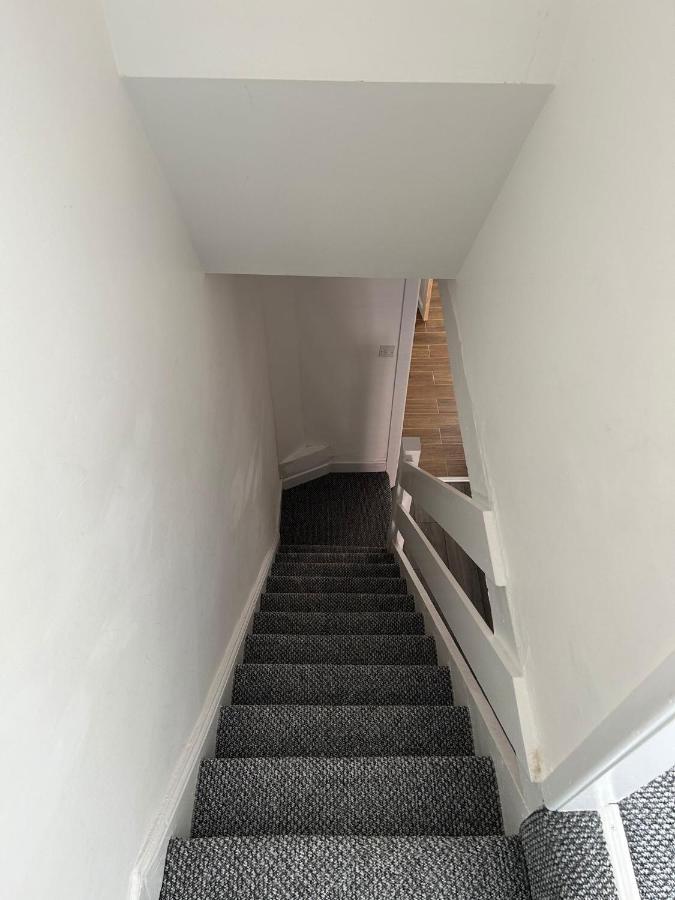 Charming Liverpool Home エクステリア 写真